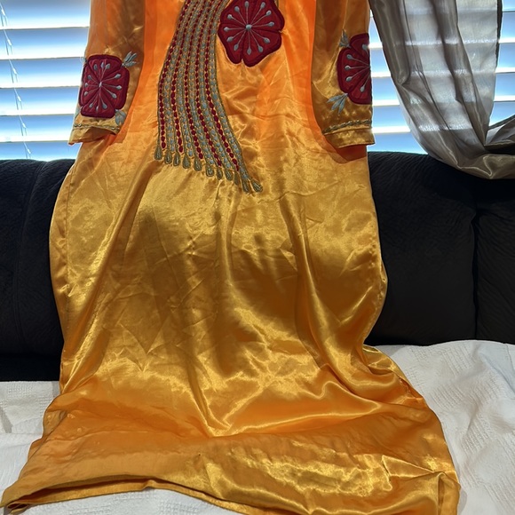 dress - Picture 3 of 11